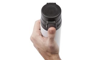 alt__promocional_publicitario_mug_blanco_T534_mano_cerrado_